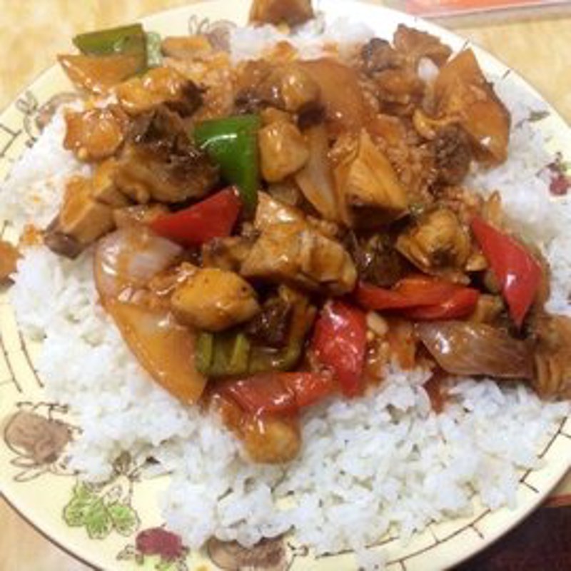 传统美食文化下的阿惠煲菜饭:一碗暖人心的美味